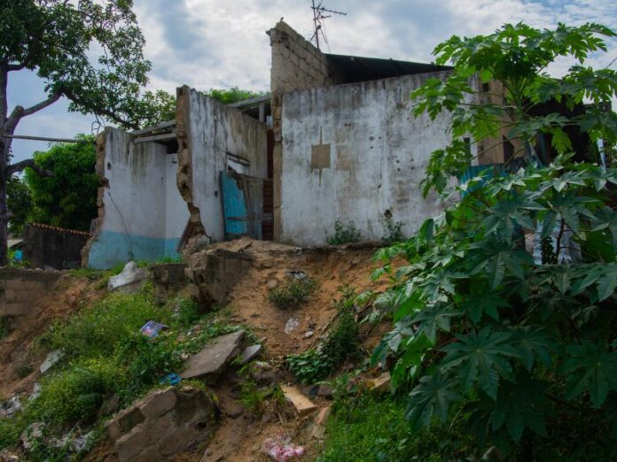 120un20grand20nombre20de20familles20sont2020devenues20sans-abri20C3A020kindele20C3A0.jpeg
