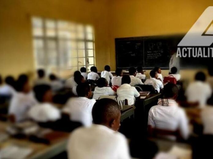 ElC3A8ves20dans20une20salle.jpg