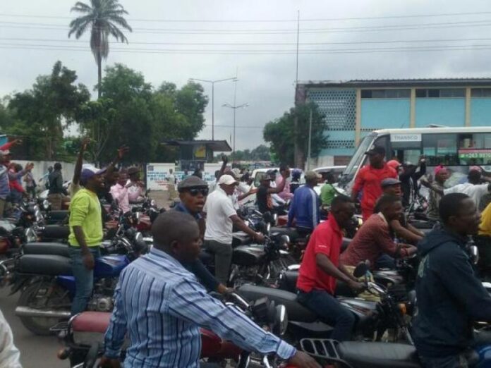 les20motocyclistes.jpeg