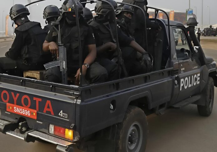 202401afr_cameroon_policemen.-fotor-enhance-2025082955943-e1756443690566.jpg