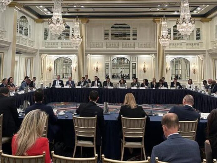Table20ronde20dC3A9lC3A9gation20RDC20Rwanda.jpg