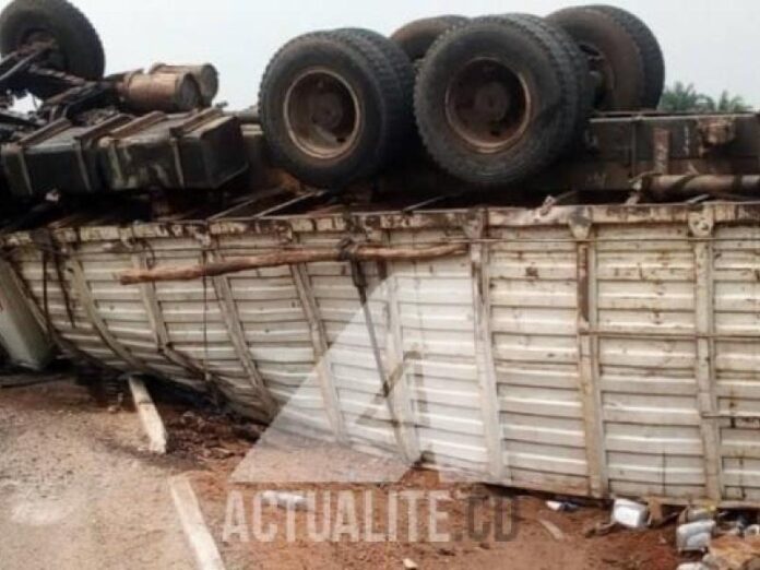 accident20camion20Tshikapa2OK.jpg