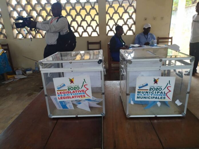 bureau_de_vote_cmr.jpg
