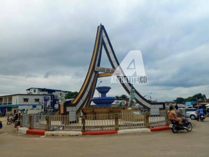 Place20du20canon20C3A020Kisangani.jpg