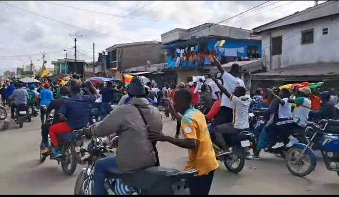 manifestation-Douala.jpg