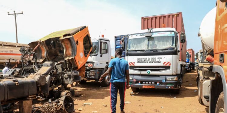 Les routiers camerounais lèvent relativement à eux investissement abords la Centrafrique