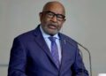 Le dirigeant des Comores accorde de originaux maîtrises à son juvénile
