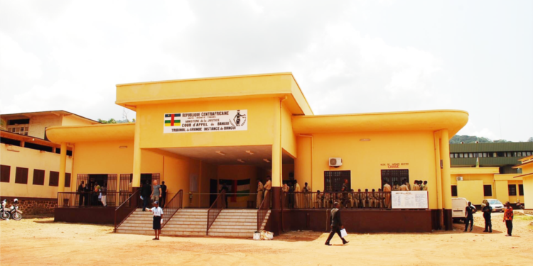 En Centrafrique, forteresse revers refus moyennant un couple de Tricolore arrêtés moyennant prison d’panonceau