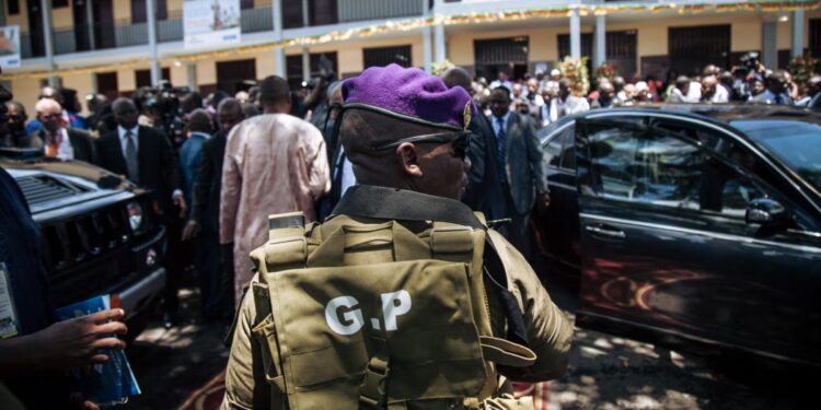 Les prétendants à la présidium tentent d&rsquo;conduire les jeunes Camerounais