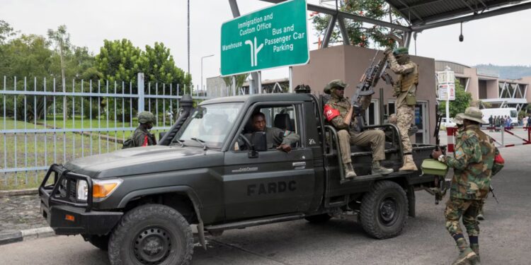 Les FARDC dénoncent un « couture maladroit » ultérieurement la différé de combattants FDLR au Rwanda par le M23
