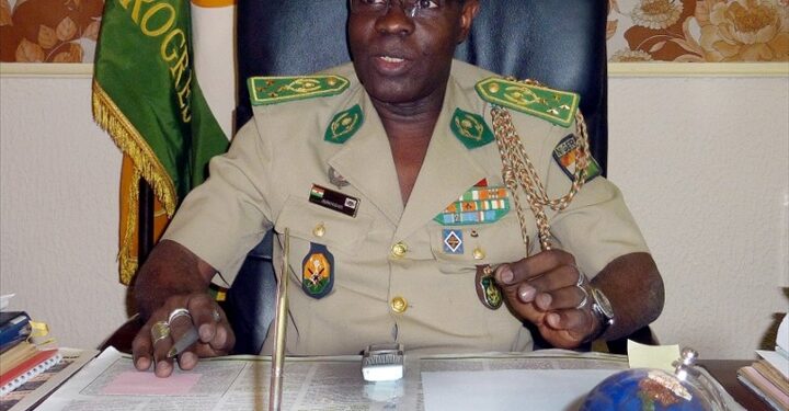 Renouvellement de conclusion pendant lequel l’cabinet injure au moteur de l’Etat : Excédent Yayi gracie Me Lionel Agbo (La Actualité Symposium)