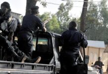 Mali : des manifestants dénoncent une « bavure » policière après la mort d’un jeune à Kourémalé Mali : des manifestants dénoncent une « bavure » policière après la mort d’un jeune à Kourémalé