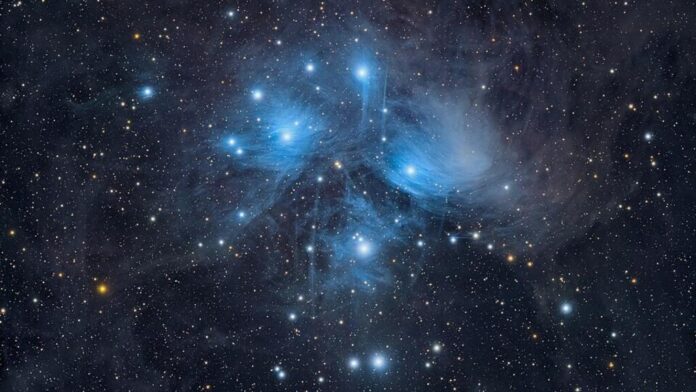 Les Pléiades, un magnifique amas d’étoiles visible à l’œil nu dans le ciel africain